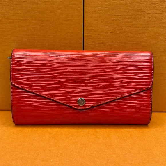 1Louis Vuitton - Picture 1 of 1